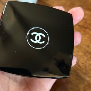 CHANEL Glossy Black Makeup Compact rose quartz blush